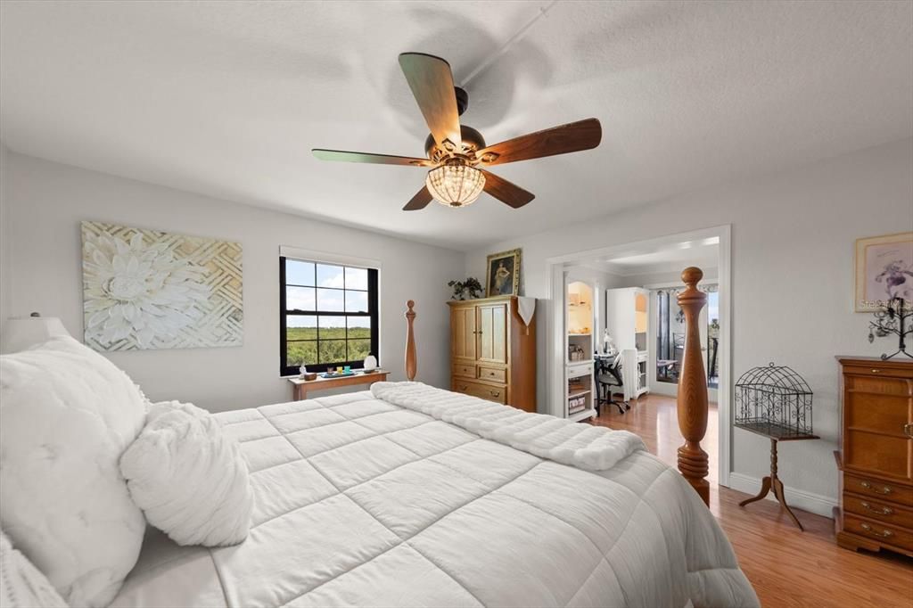 For Sale: $850,000 (2 beds, 3 baths, 2985 Square Feet)