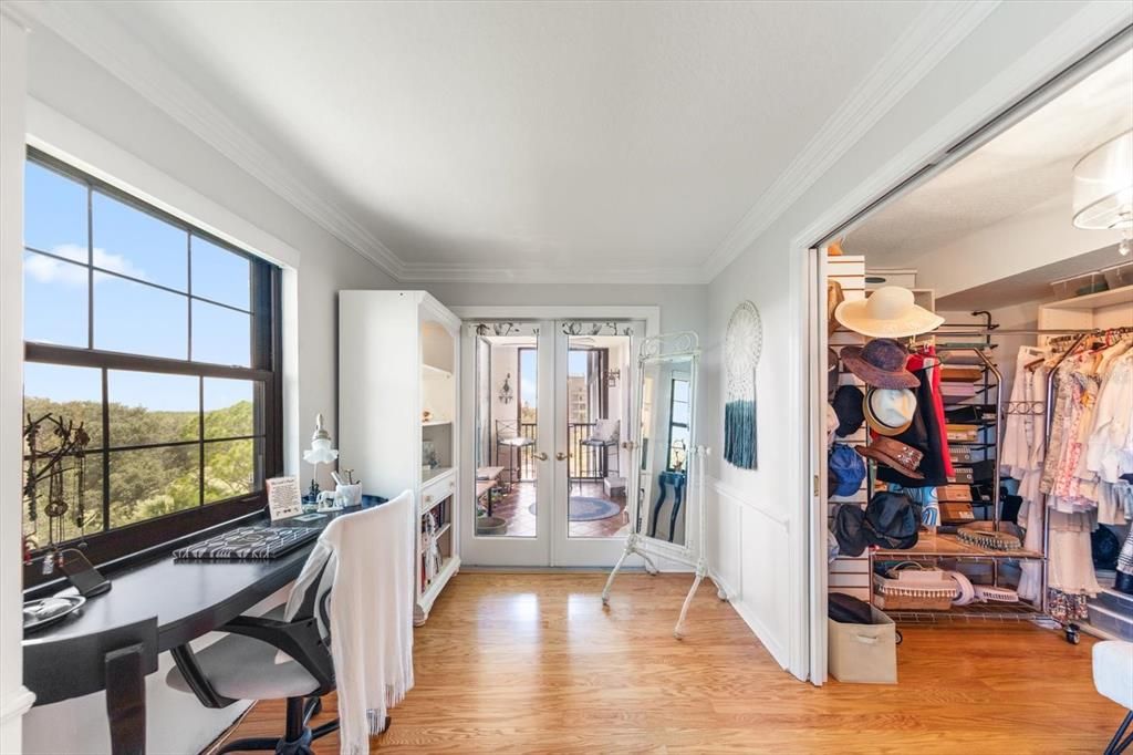 For Sale: $850,000 (2 beds, 3 baths, 2985 Square Feet)