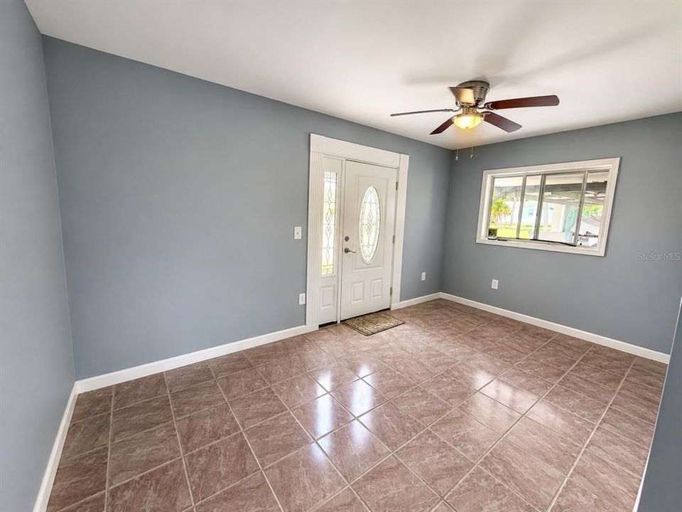 En Venta: $319,900 (5 camas, 3 baños, 2150 Pies cuadrados)
