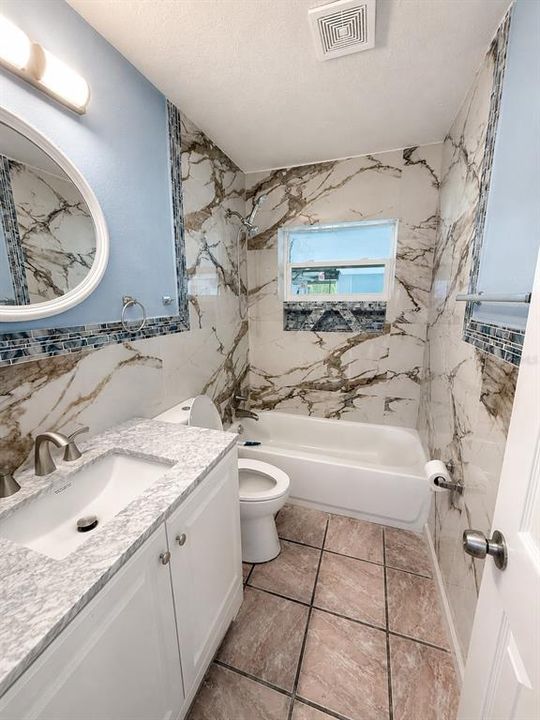 En Venta: $319,900 (5 camas, 3 baños, 2150 Pies cuadrados)