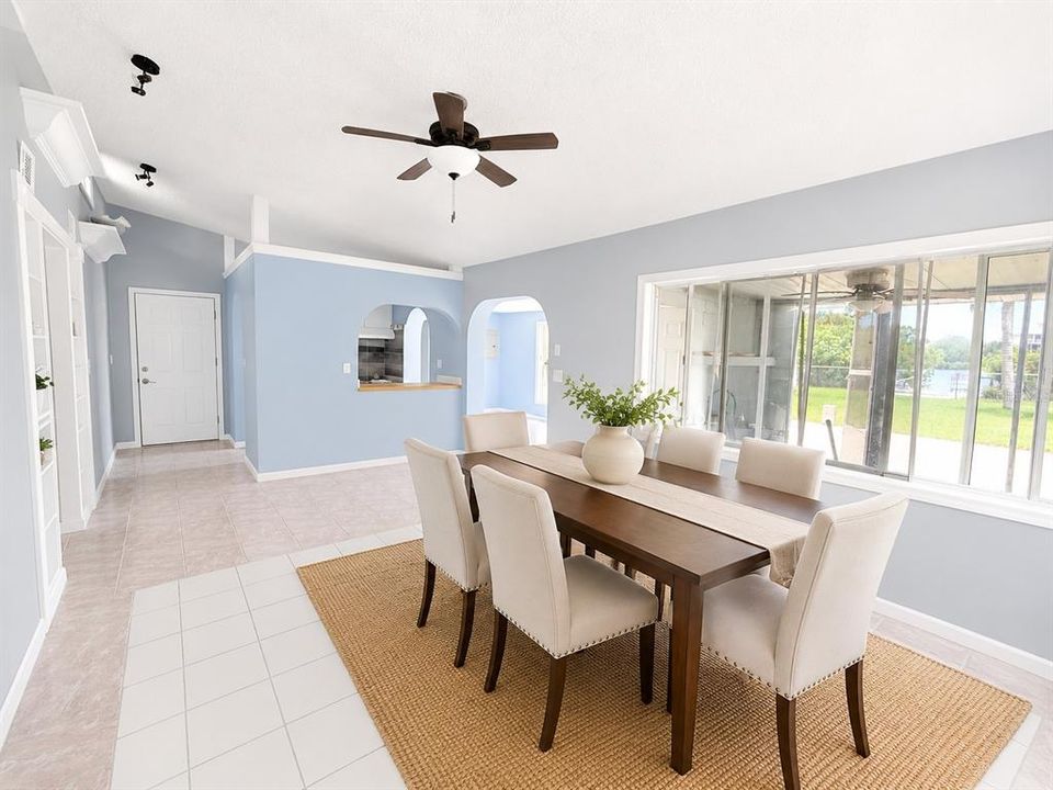 En Venta: $319,900 (5 camas, 3 baños, 2150 Pies cuadrados)