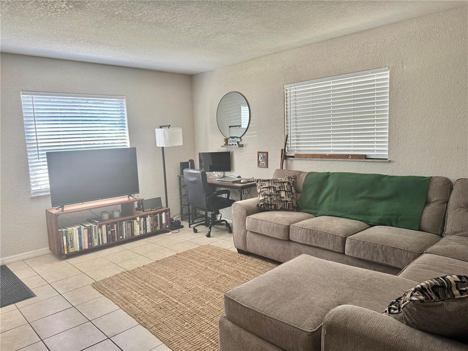 For Sale: $270,000 (3 beds, 2 baths, 1024 Square Feet)
