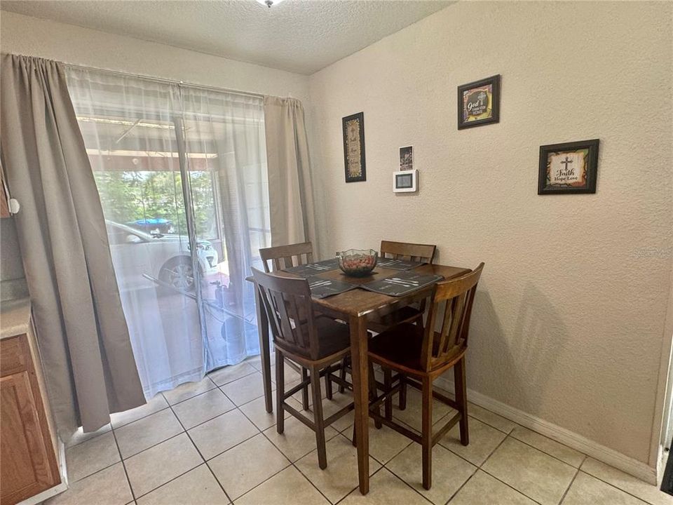 For Sale: $270,000 (3 beds, 2 baths, 1024 Square Feet)