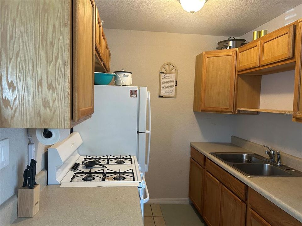 For Sale: $270,000 (3 beds, 2 baths, 1024 Square Feet)