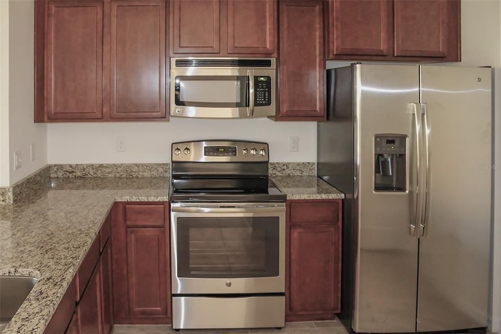 For Rent: $2,200 (3 beds, 2 baths, 1550 Square Feet)