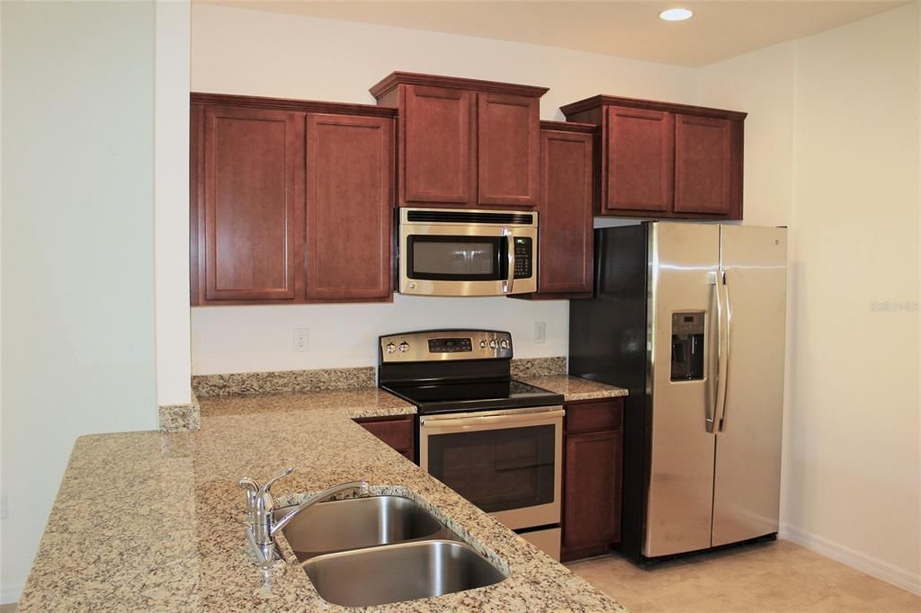 For Rent: $2,200 (3 beds, 2 baths, 1550 Square Feet)