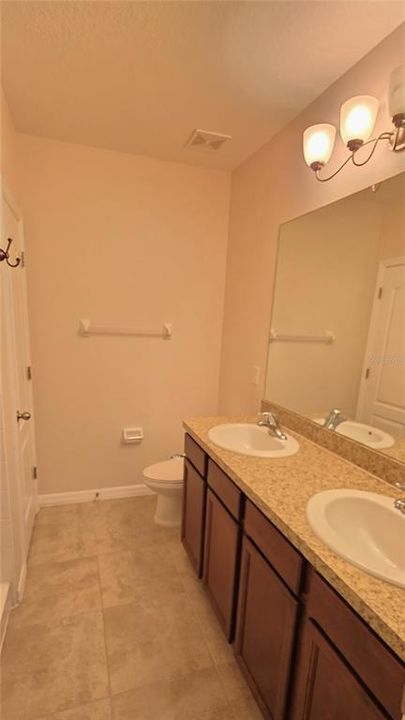 For Rent: $2,200 (3 beds, 2 baths, 1550 Square Feet)