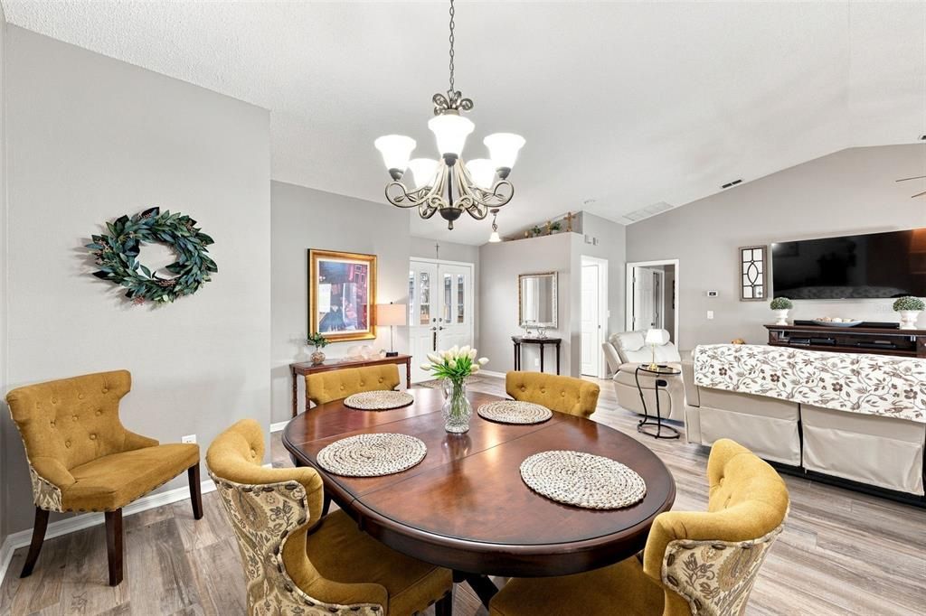 En Venta: $389,900 (3 camas, 2 baños, 1623 Pies cuadrados)