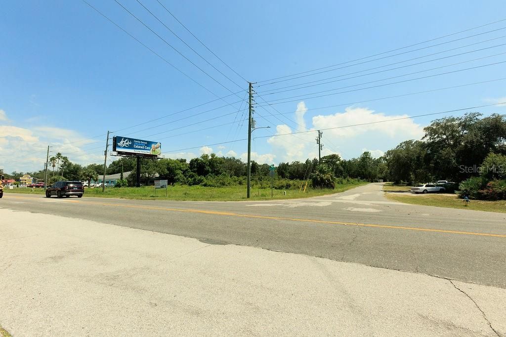 На продажу: $750,000 (1.68 acres)