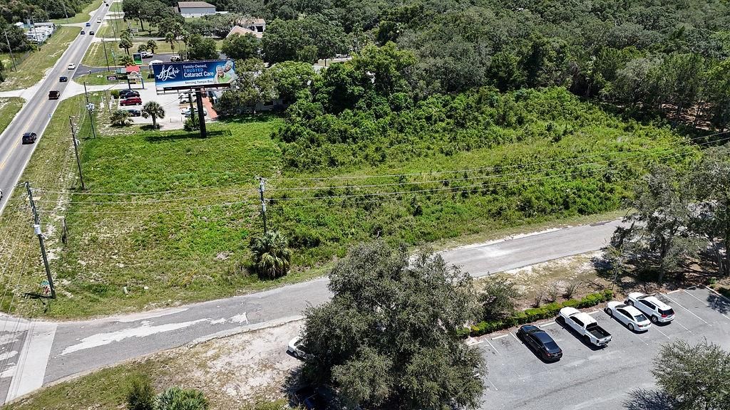 На продажу: $750,000 (1.68 acres)