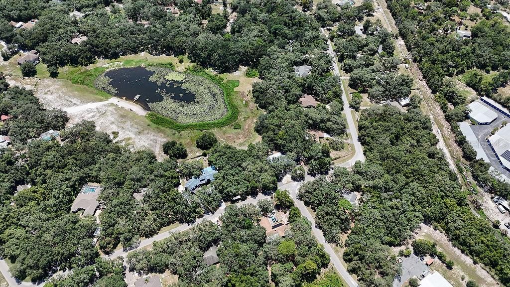 На продажу: $750,000 (1.68 acres)