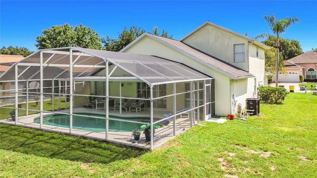 For Sale: $429,000 (3 beds, 3 baths, 2118 Square Feet)