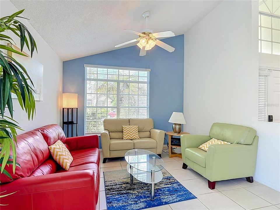 For Sale: $429,000 (3 beds, 3 baths, 2118 Square Feet)