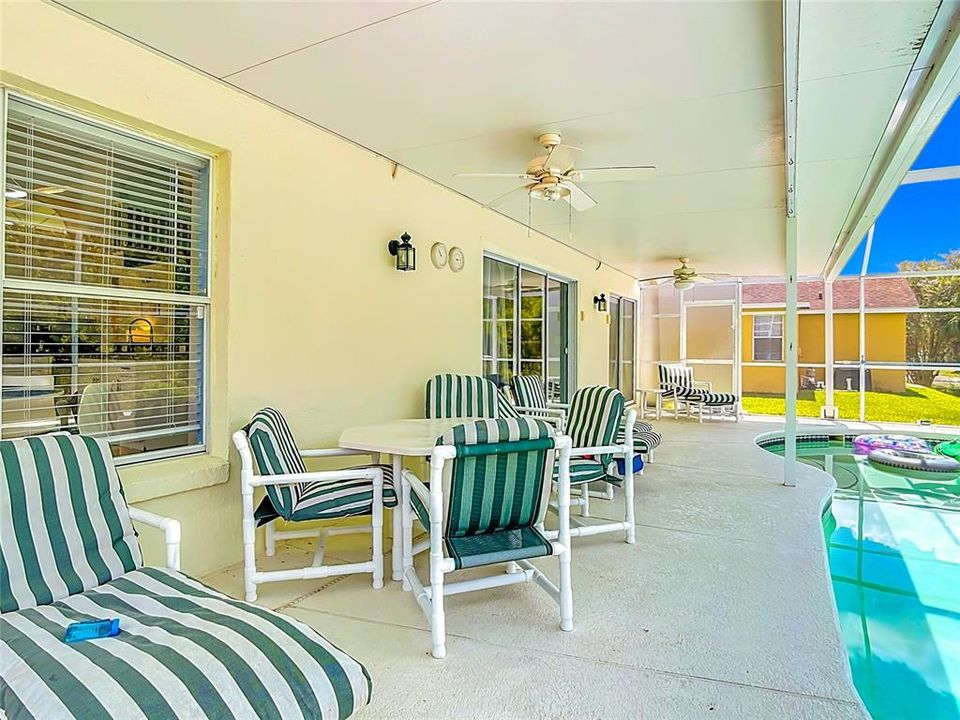 For Sale: $429,000 (3 beds, 3 baths, 2118 Square Feet)