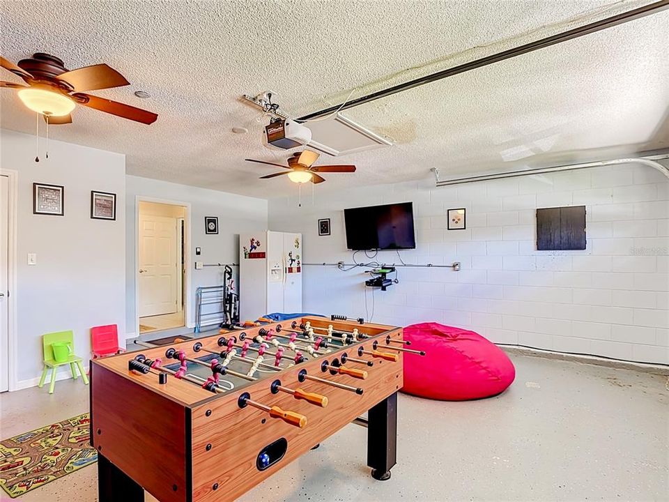For Sale: $429,000 (3 beds, 3 baths, 2118 Square Feet)