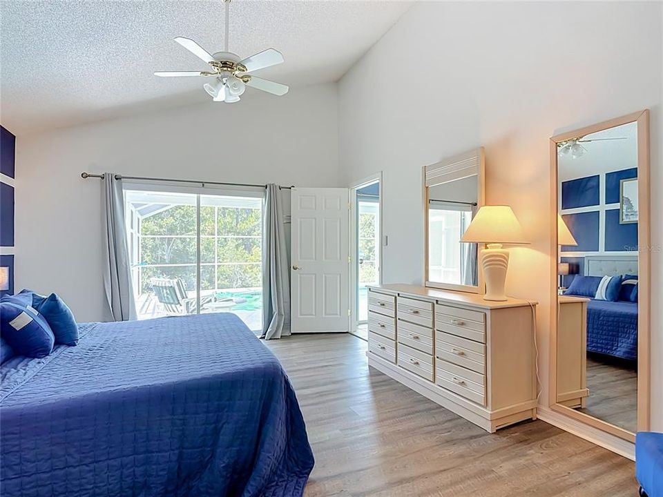 For Sale: $429,000 (3 beds, 3 baths, 2118 Square Feet)