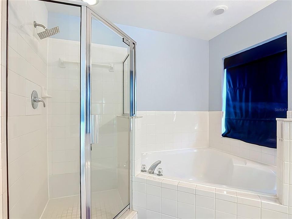 For Sale: $429,000 (3 beds, 3 baths, 2118 Square Feet)