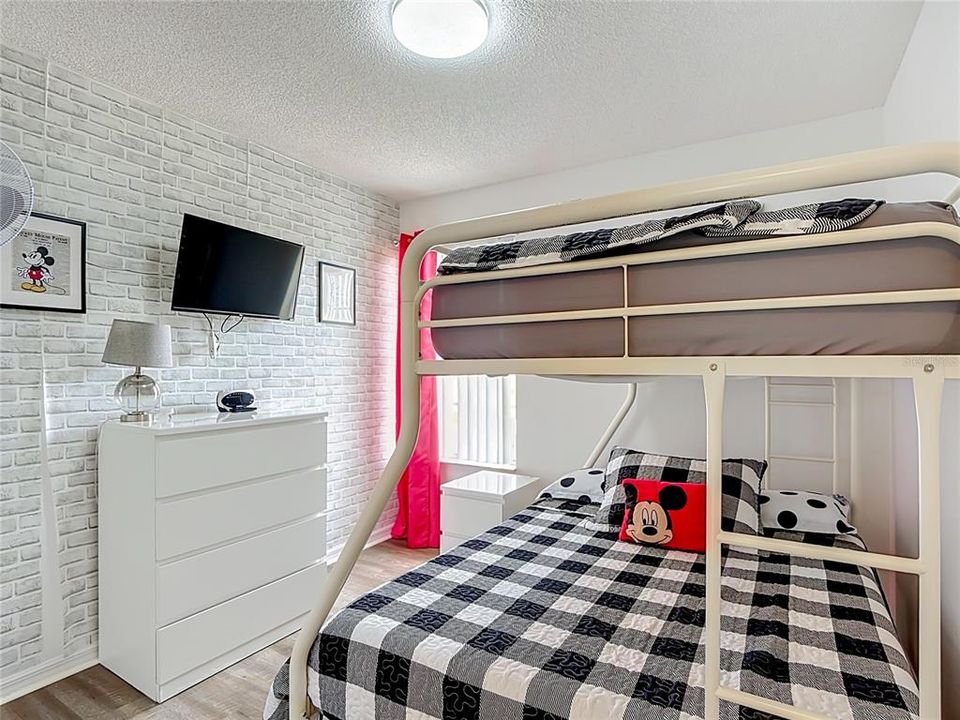 For Sale: $429,000 (3 beds, 3 baths, 2118 Square Feet)