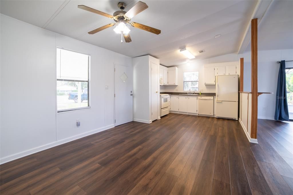 For Rent: $1,695 (2 beds, 2 baths, 937 Square Feet)