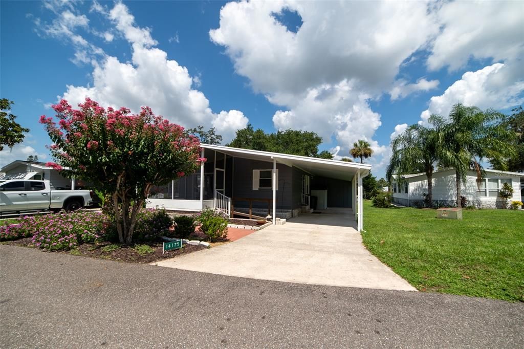 For Rent: $1,695 (2 beds, 2 baths, 937 Square Feet)