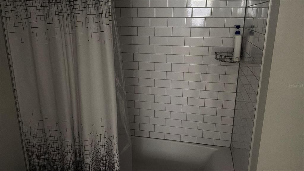 For Rent: $1,200 (1 beds, 1 baths, 675 Square Feet)