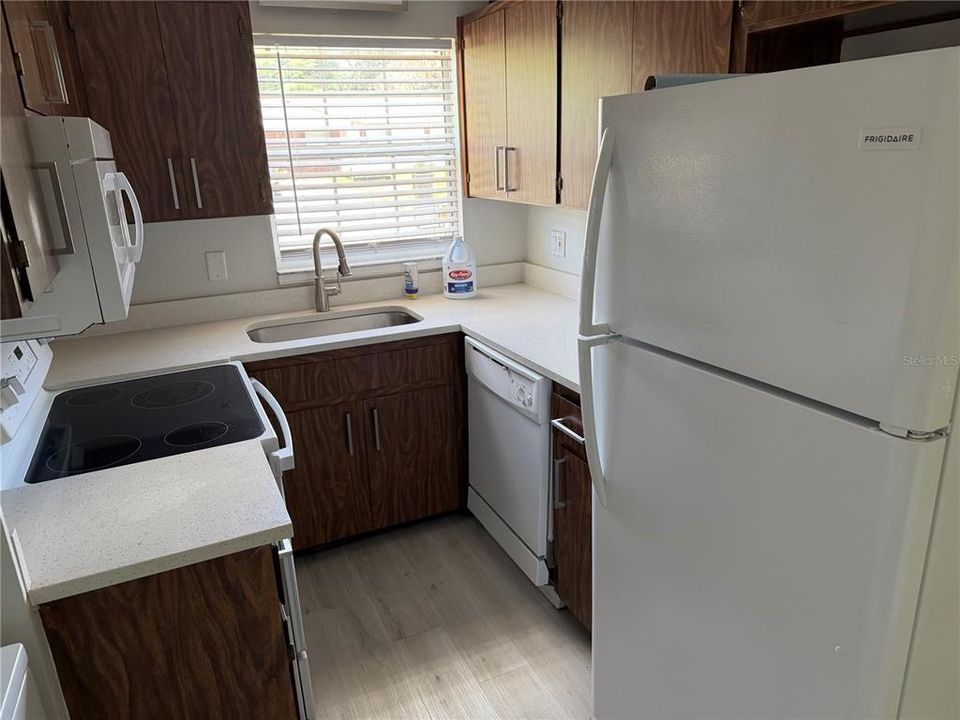 For Rent: $1,200 (1 beds, 1 baths, 675 Square Feet)