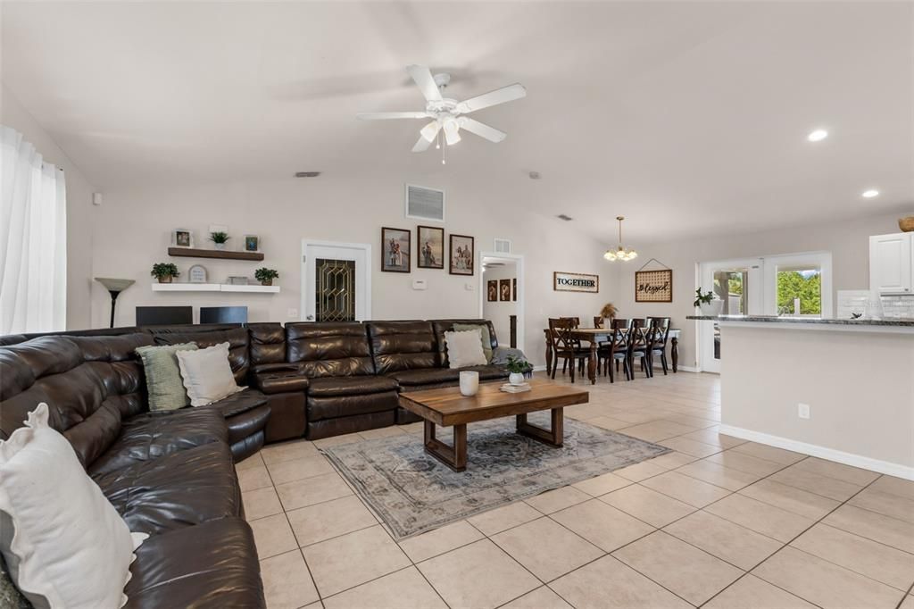 For Sale: $310,000 (3 beds, 2 baths, 1608 Square Feet)