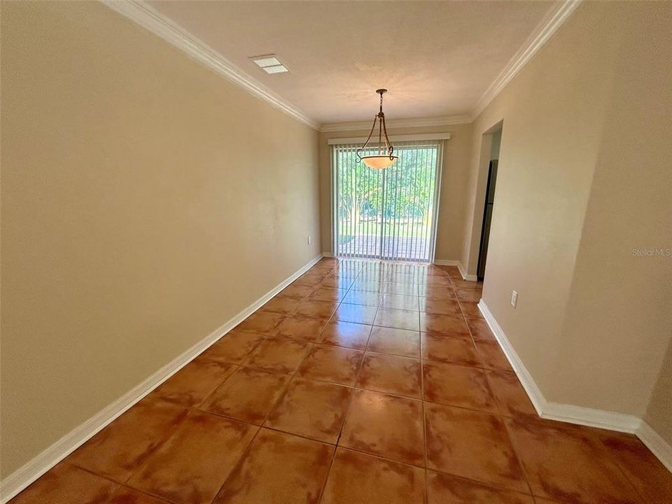 For Rent: $1,700 (2 beds, 1 baths, 1241 Square Feet)
