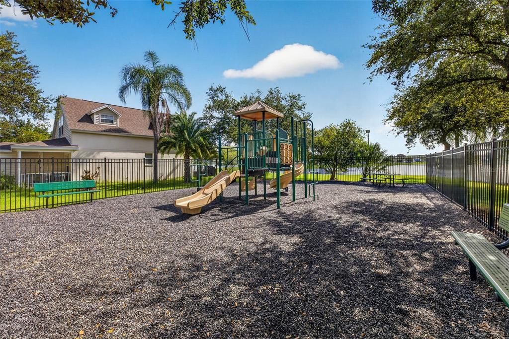 For Sale: $325,000 (4 beds, 2 baths, 1390 Square Feet)