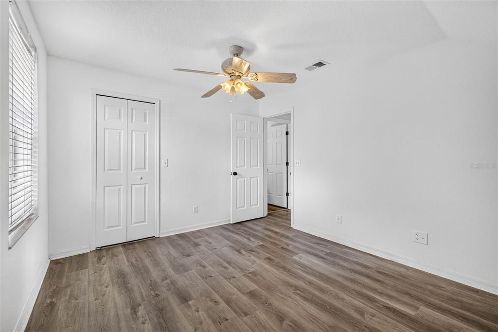 For Sale: $325,000 (4 beds, 2 baths, 1390 Square Feet)