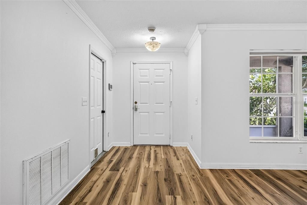 For Sale: $325,000 (4 beds, 2 baths, 1390 Square Feet)