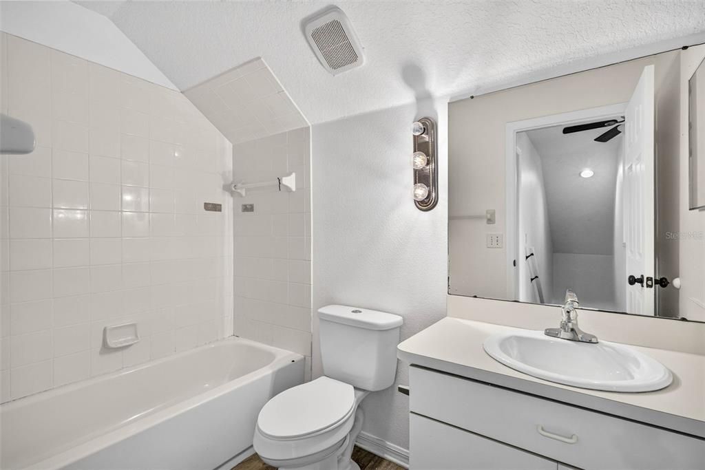 For Sale: $325,000 (4 beds, 2 baths, 1390 Square Feet)