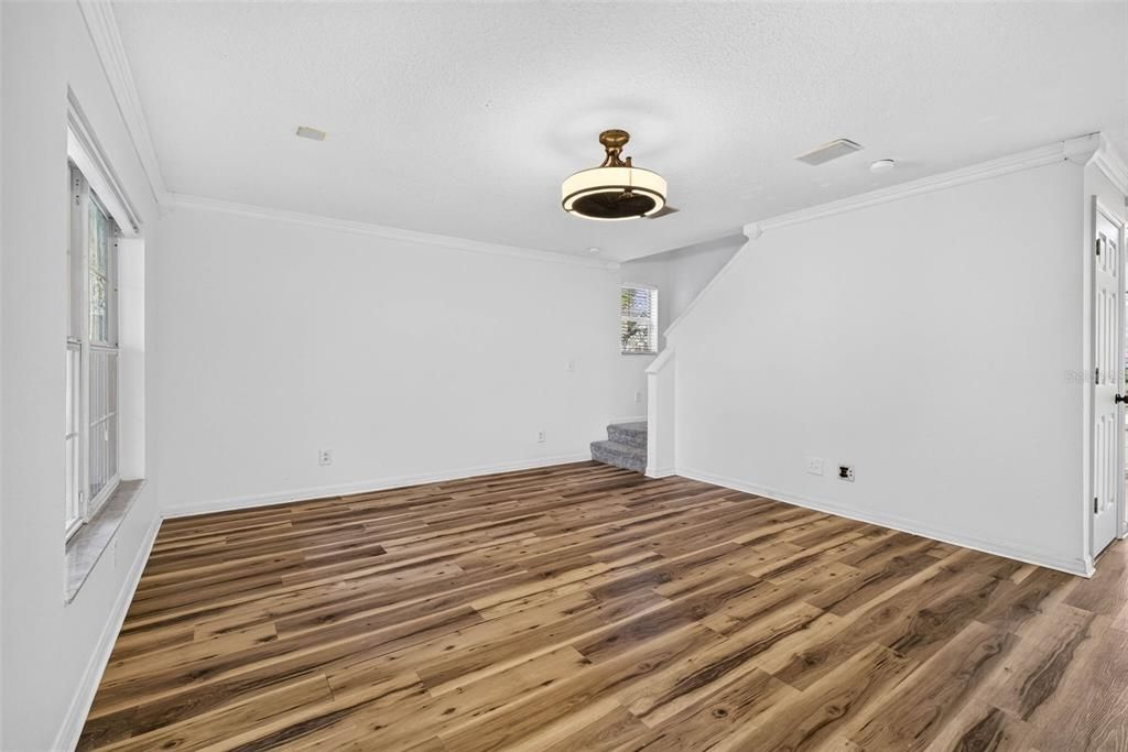 For Sale: $325,000 (4 beds, 2 baths, 1390 Square Feet)