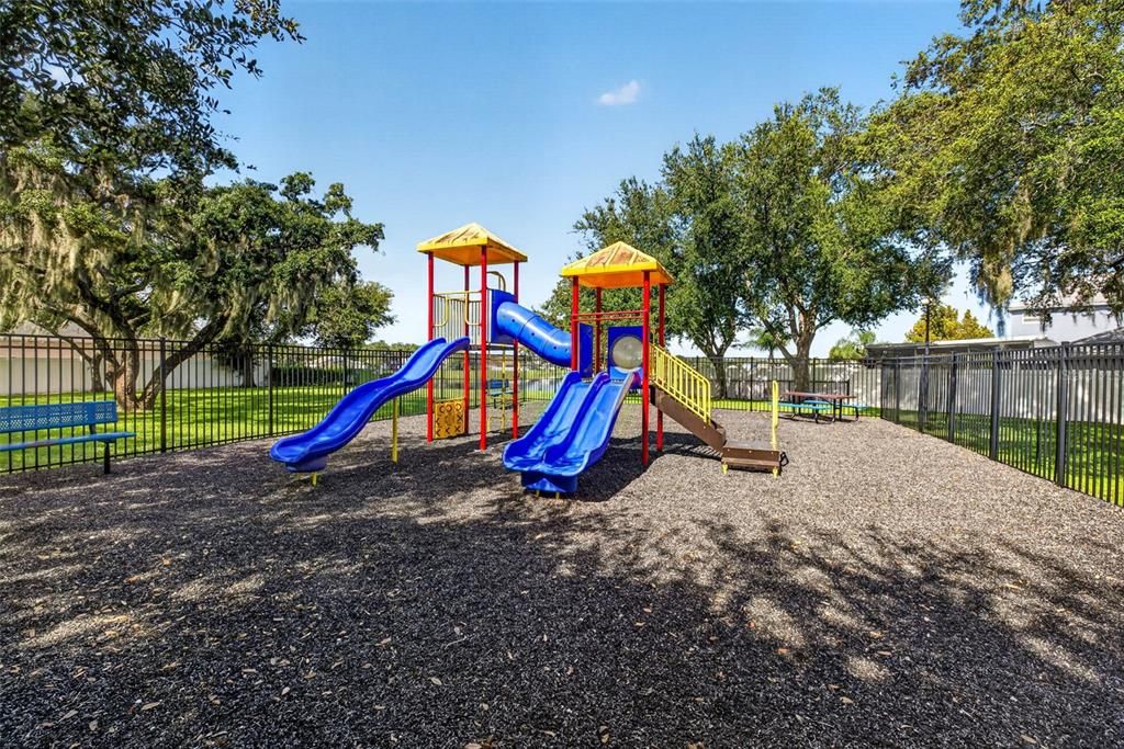 For Sale: $325,000 (4 beds, 2 baths, 1390 Square Feet)