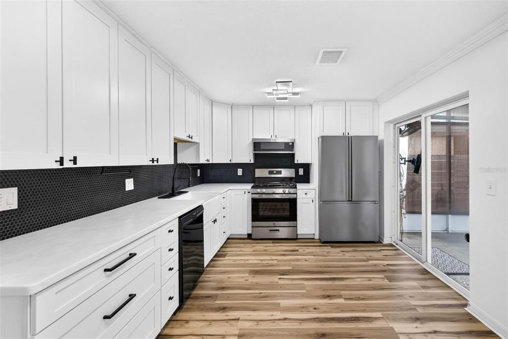 For Sale: $325,000 (4 beds, 2 baths, 1390 Square Feet)
