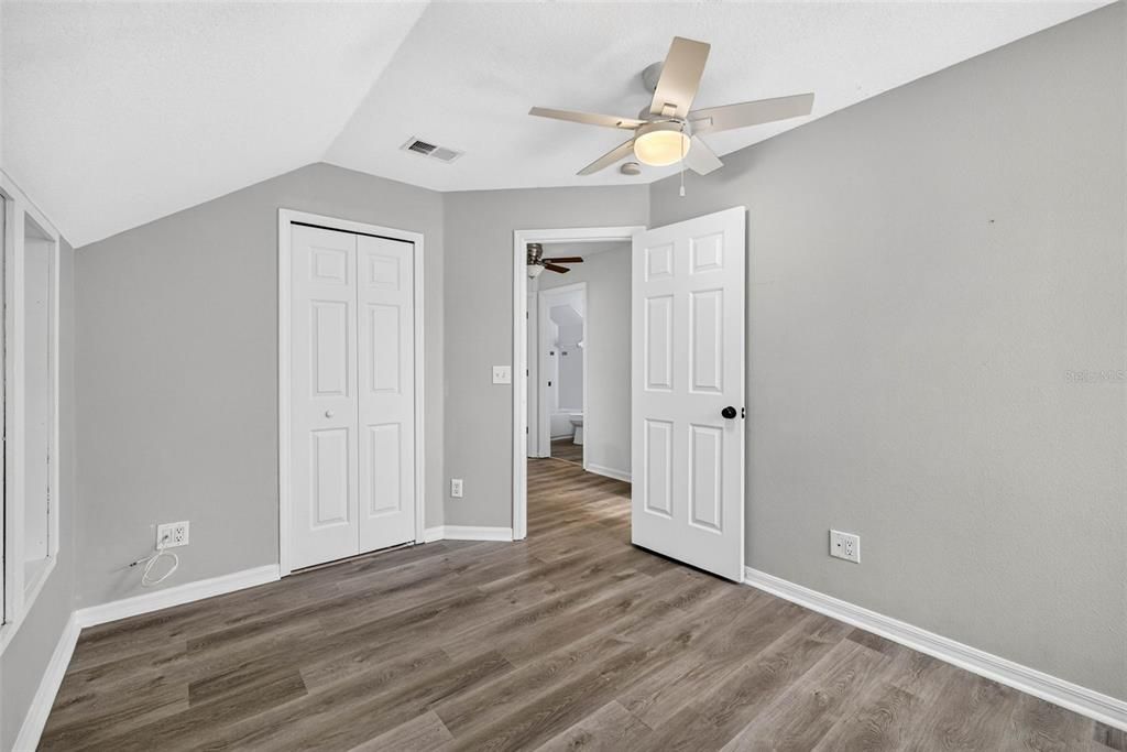 For Sale: $325,000 (4 beds, 2 baths, 1390 Square Feet)