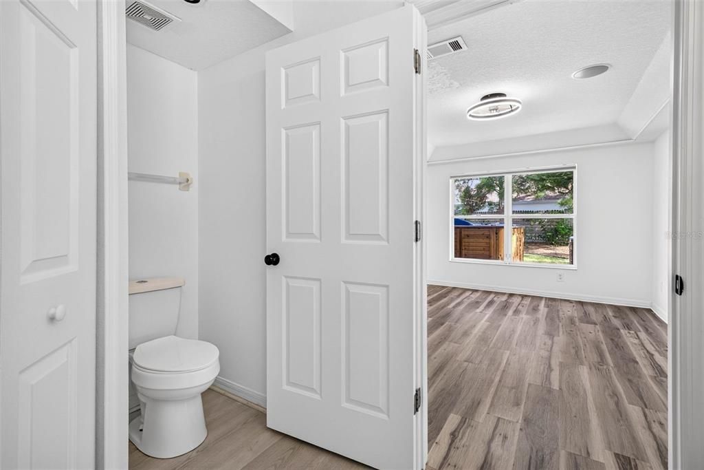 For Sale: $325,000 (4 beds, 2 baths, 1390 Square Feet)