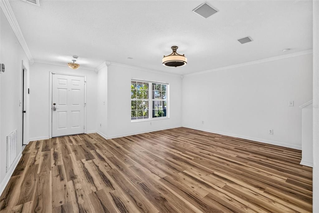 For Sale: $325,000 (4 beds, 2 baths, 1390 Square Feet)