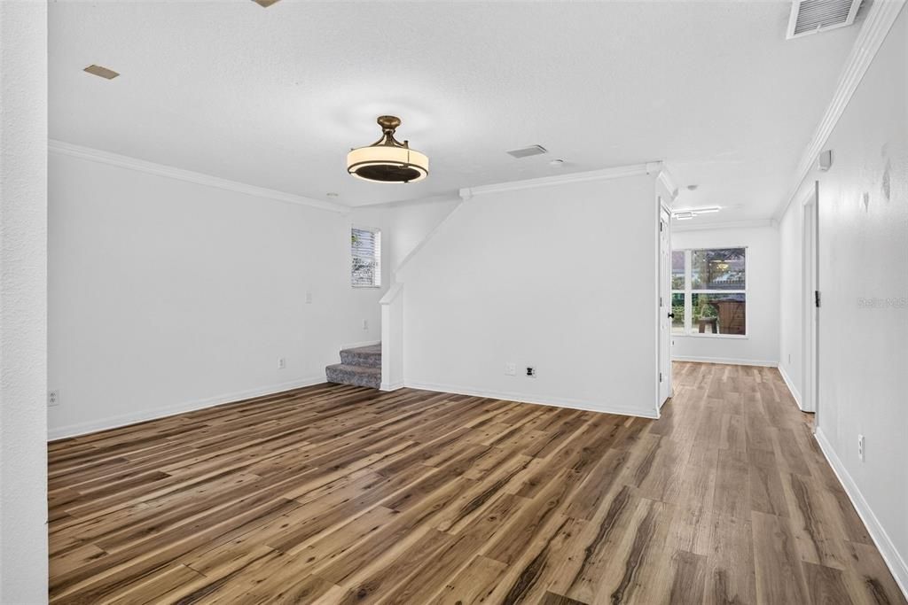 For Sale: $325,000 (4 beds, 2 baths, 1390 Square Feet)
