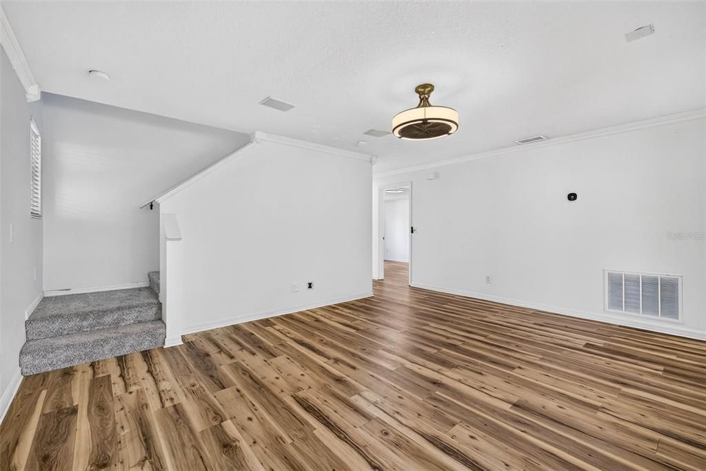 For Sale: $325,000 (4 beds, 2 baths, 1390 Square Feet)