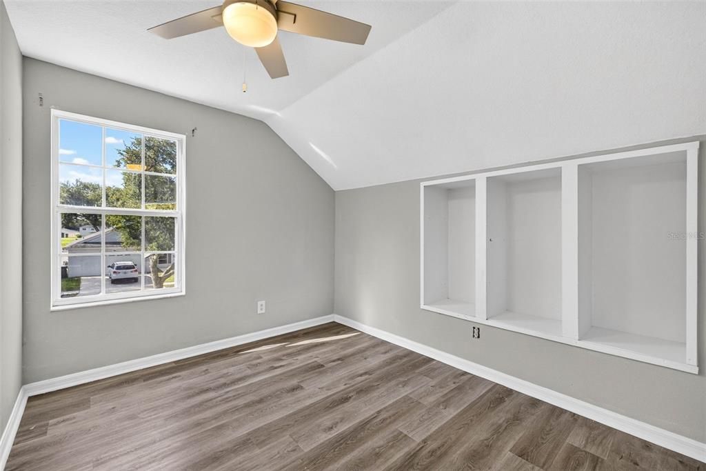 For Sale: $325,000 (4 beds, 2 baths, 1390 Square Feet)