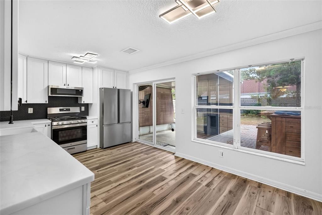 For Sale: $325,000 (4 beds, 2 baths, 1390 Square Feet)