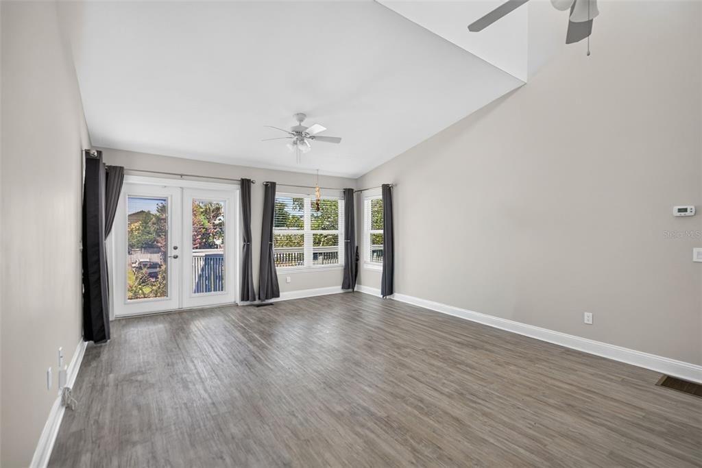 En Venta: $599,900 (3 camas, 2 baños, 1280 Pies cuadrados)