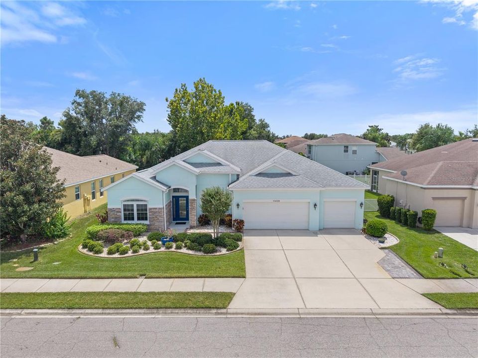 Active With Contract: $469,900 (3 beds, 2 baths, 2032 Square Feet)