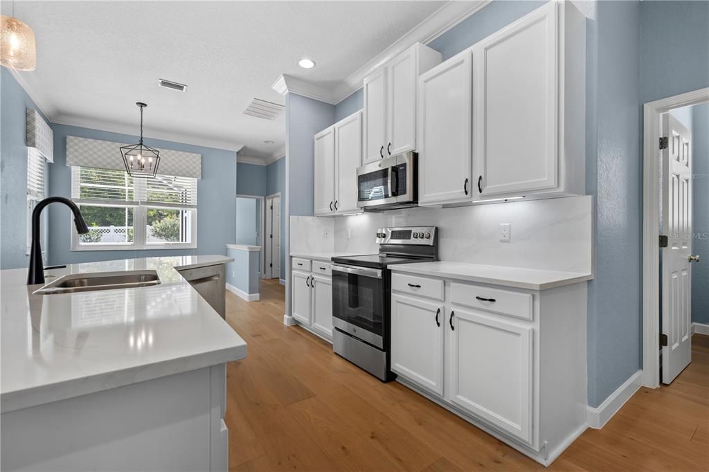 Active With Contract: $469,900 (3 beds, 2 baths, 2032 Square Feet)