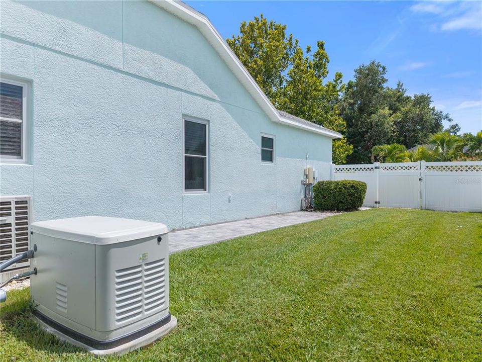Active With Contract: $469,900 (3 beds, 2 baths, 2032 Square Feet)