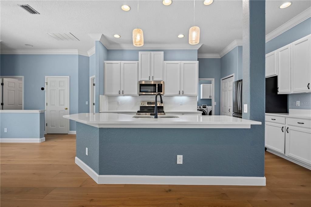 Active With Contract: $469,900 (3 beds, 2 baths, 2032 Square Feet)