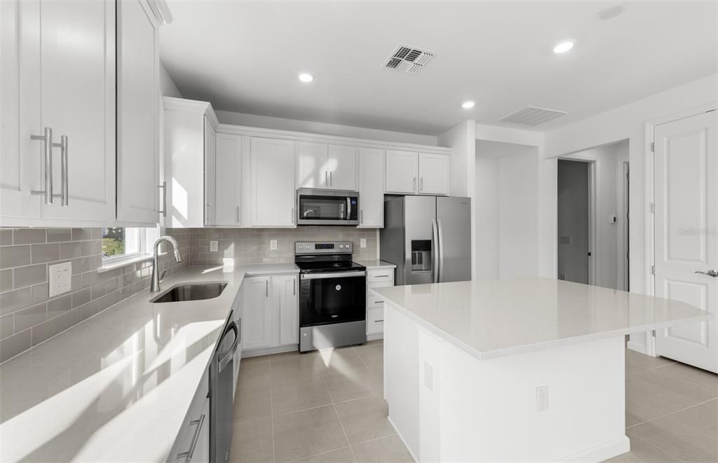 For Sale: $439,990 (2 beds, 2 baths, 1579 Square Feet)