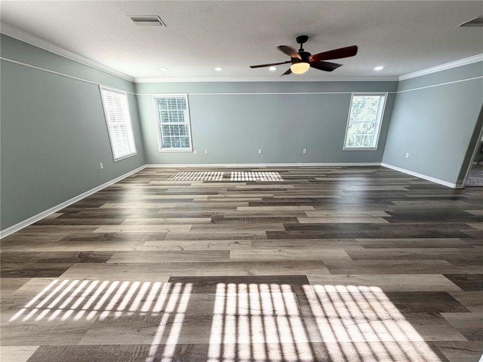 For Rent: $3,000 (4 beds, 2 baths, 3534 Square Feet)