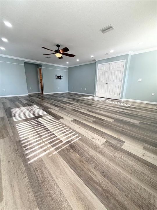 For Rent: $3,000 (4 beds, 2 baths, 3534 Square Feet)